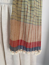 WOMEN WEAVE - Handloom Scarf