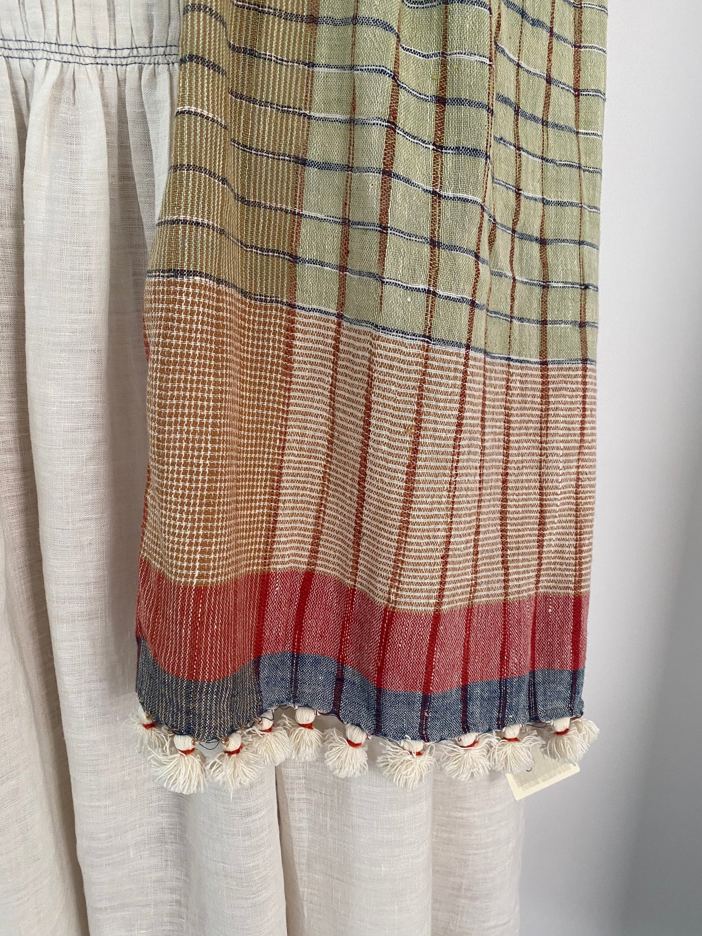 WOMEN WEAVE - Handloom Scarf