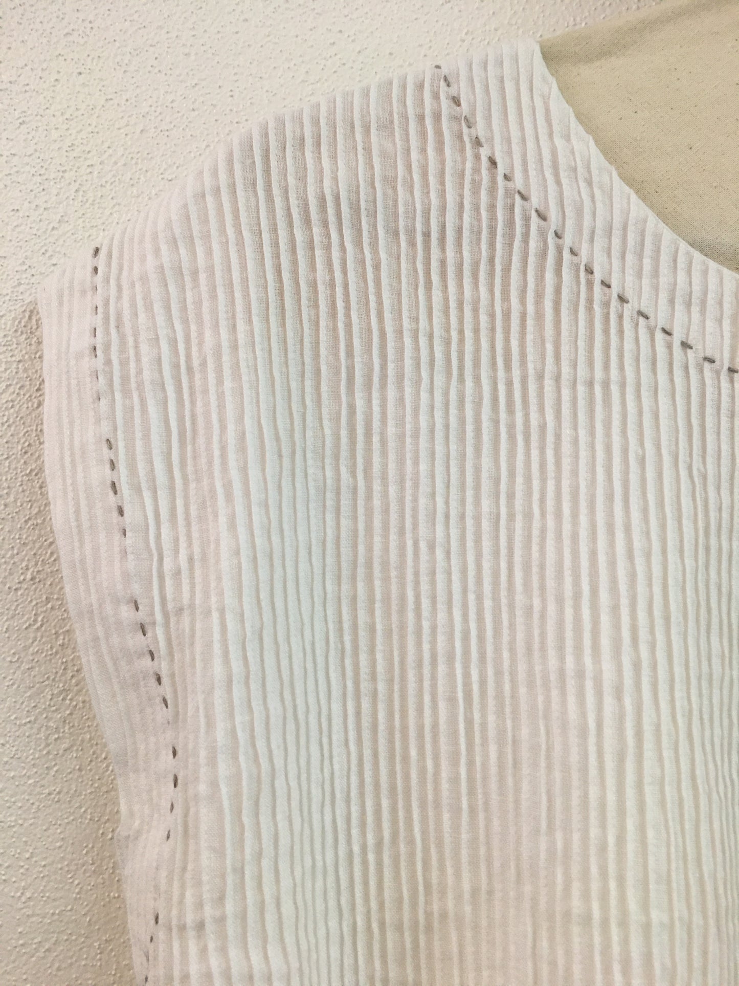 DVE - Rima Top - White Linen or Blue Stripe